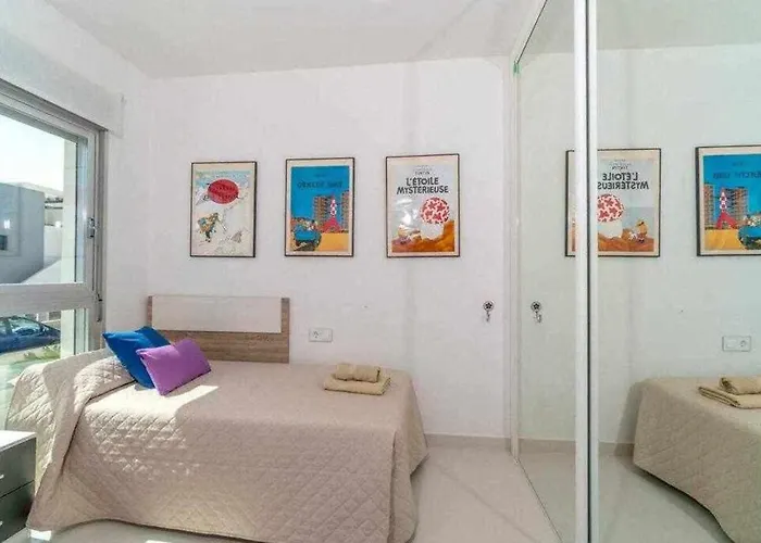 Espanhouse Caroline تورّيفيِخا